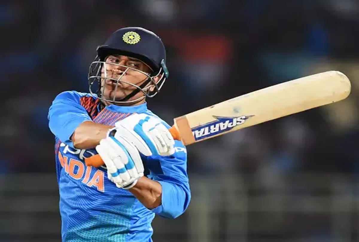 ms dhoni has brilliant record at m chinnaswamy stadium before 2nd T20 against Australia