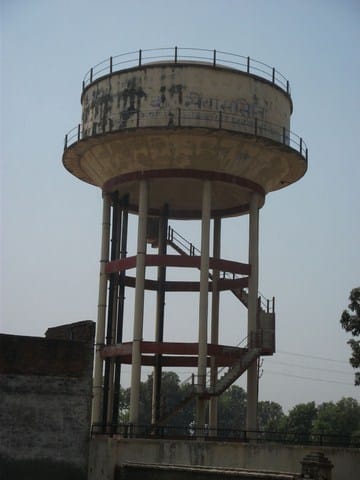 Overhead tank gift found to industrial town