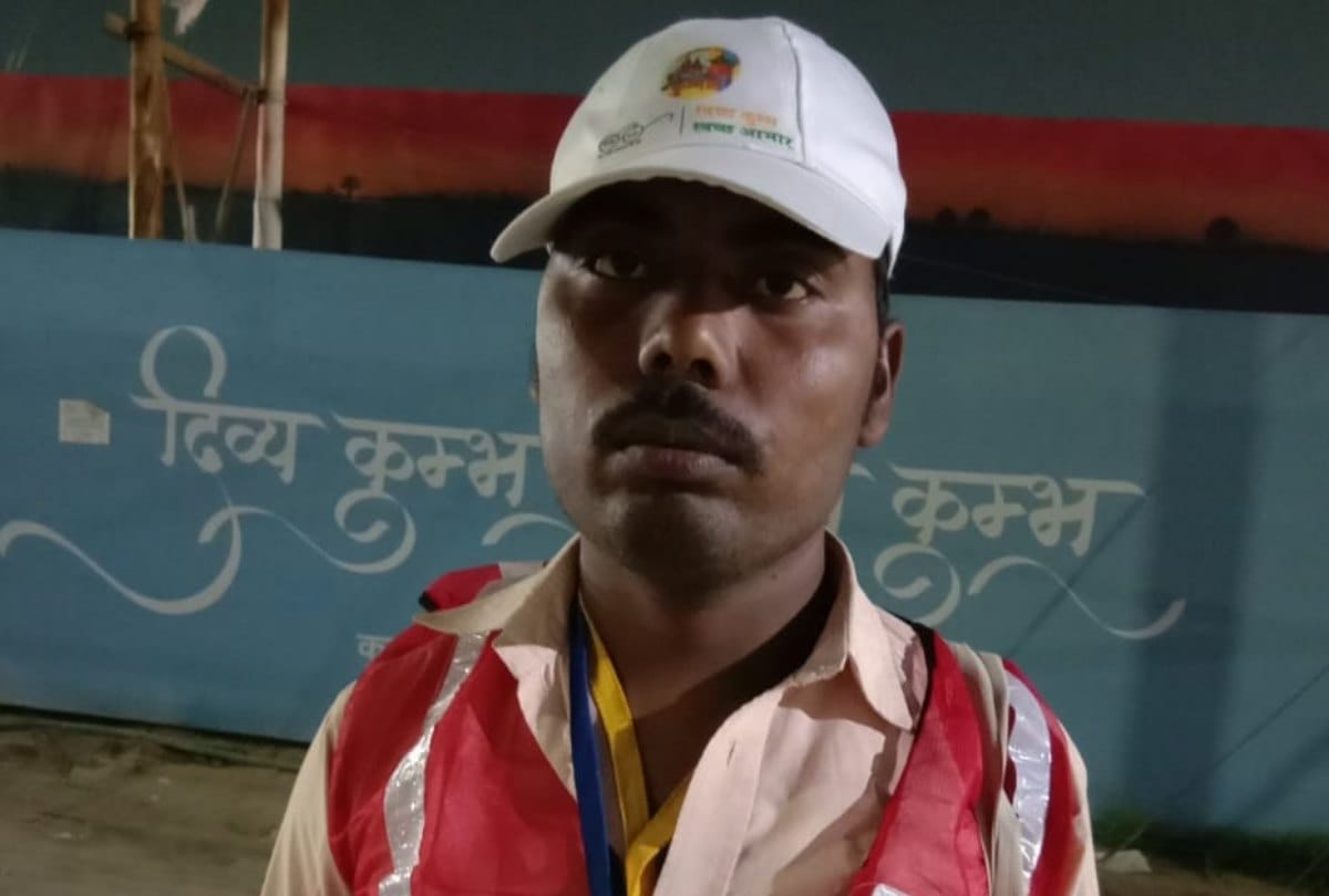 Kumbh 2019: Sanitation workers very emotional After honoured by PM Modi see pictures
