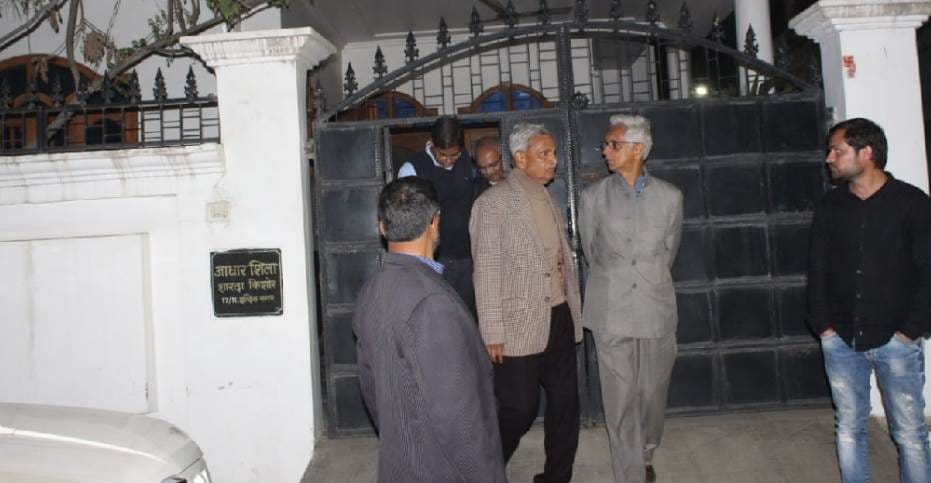 loot case at former upsssc chief solved 10 arrested