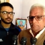 शहीद प्रदीप के पिता जगदीश व बेटा सिद्धार्थ