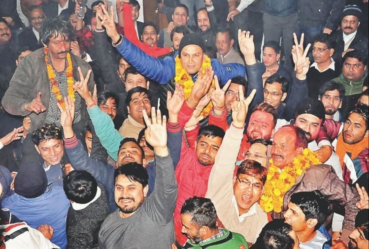 दून बार एसोसिएशन देर रात तक मतगणना के बाद घोषित किया गया चुनाव परिणाम