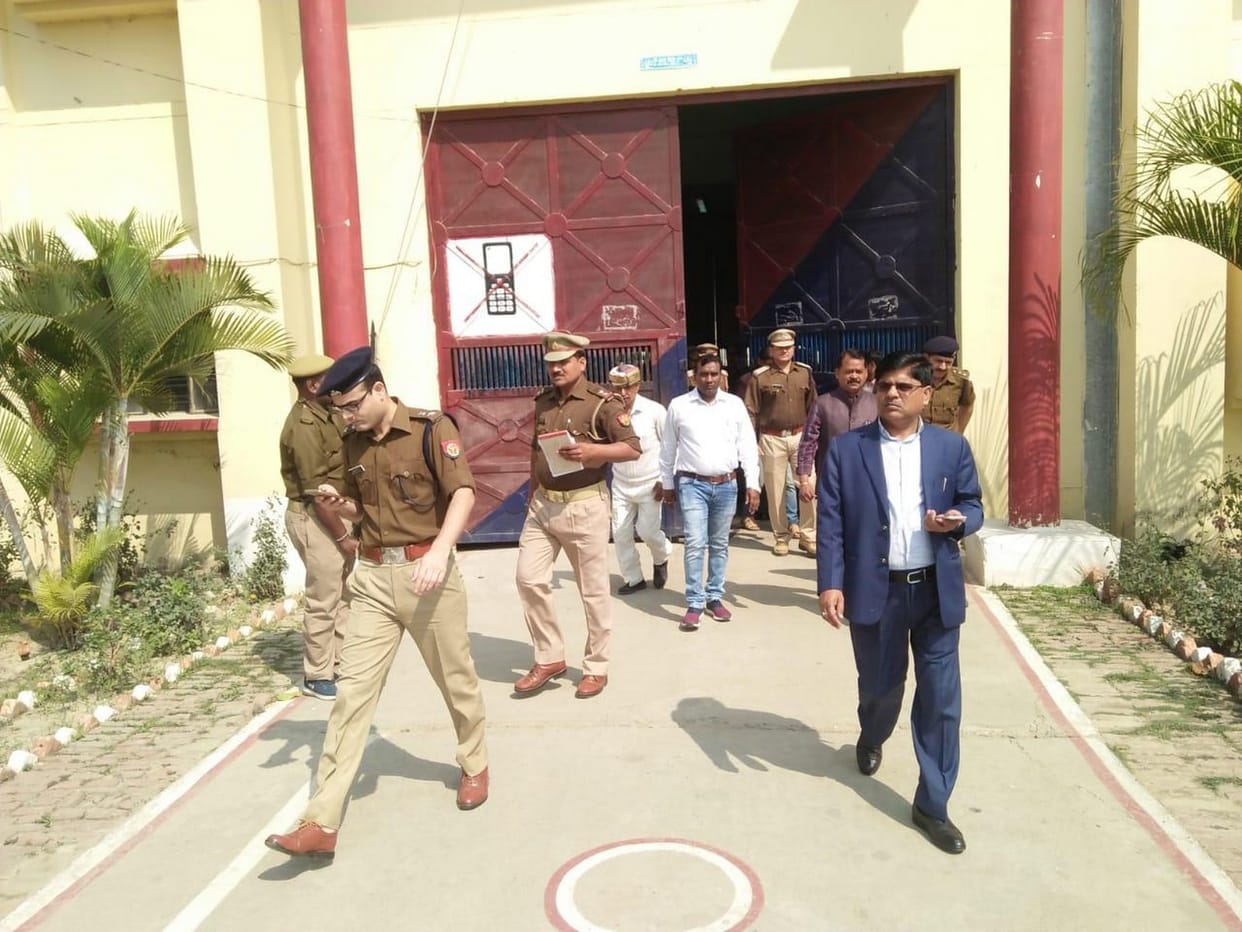 डीएम एसपी ने किया जेल का निरीक्षण