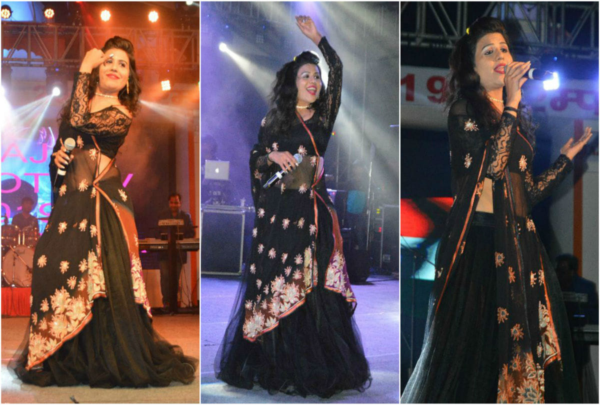 jalebi bai fame singer ritu pathak performance in taj mahotsav