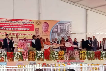 cm yogi aditynath salutes Indian air force for surgical strike in pakistan