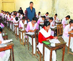 Main examination of Awadh University, eight copies caught on the first day