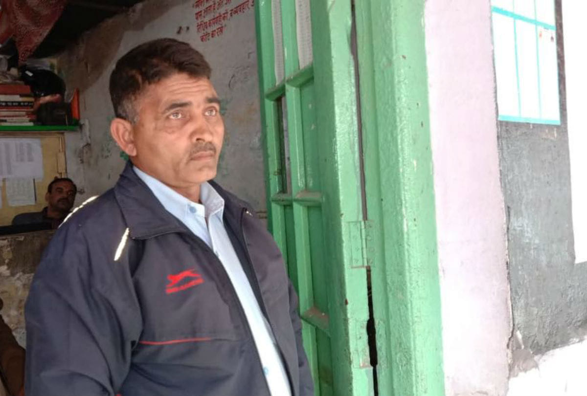 fake police caught in D Security for Cm Yogi Adityanath rally in etah