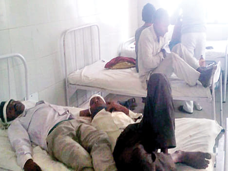 Overloaders loaded with loads, 20 wounded, five referees