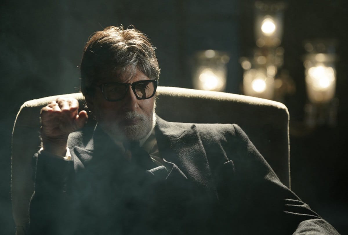 Amitabh bachachan wish for the safe return of IAF Pilot from Pakistan custody