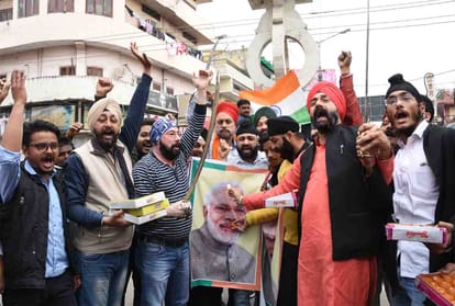 india Celebrating after attack on Pakistan