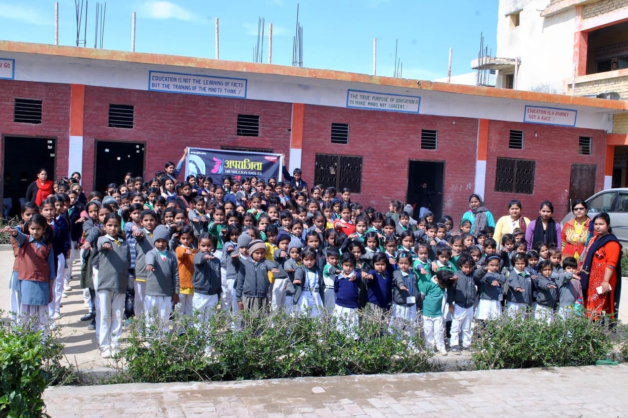 बोलीं बेटियां, हमें गर्व है भारतीय सेना  पर