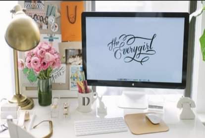 know these idea to decorate your office desk