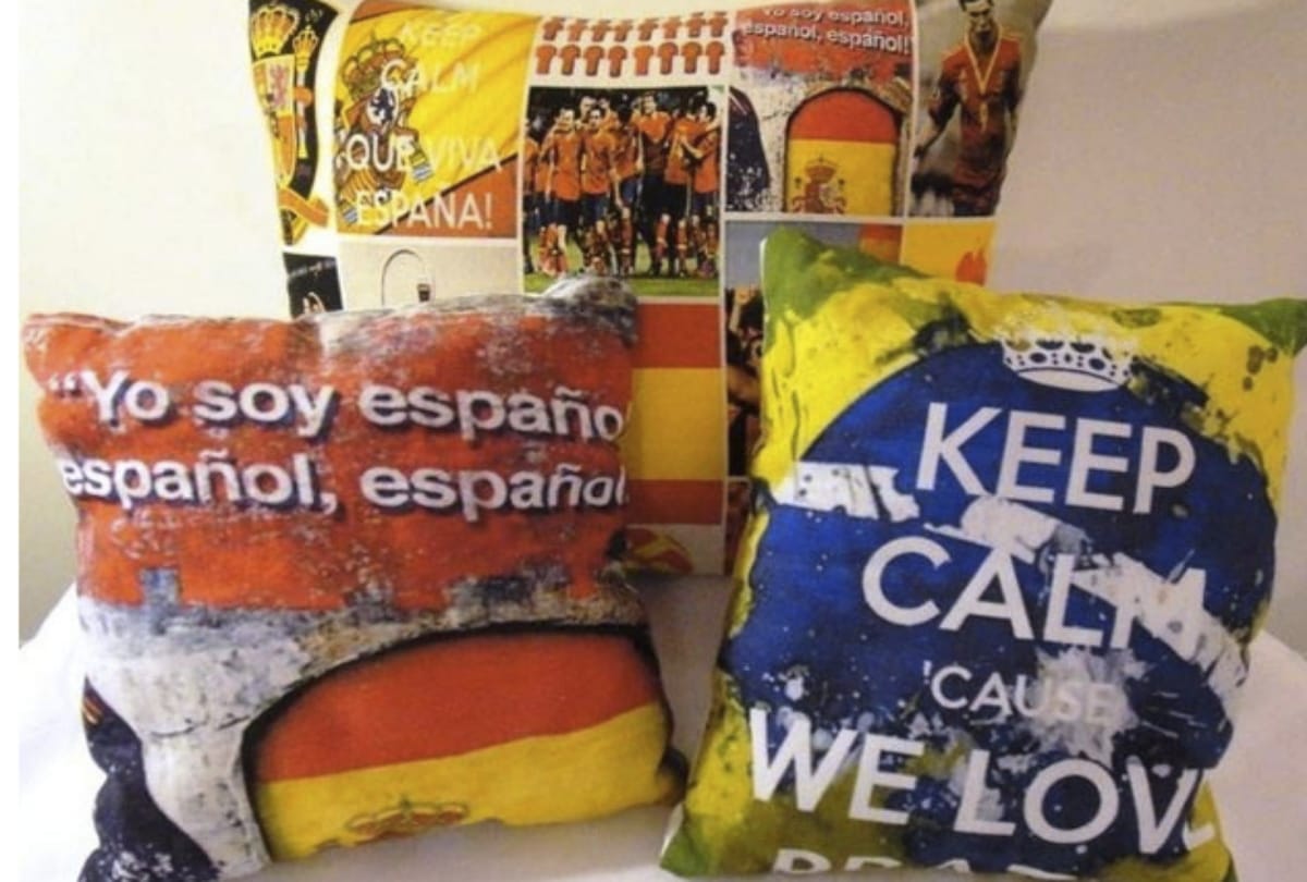 know these idea to decorate your office desk
