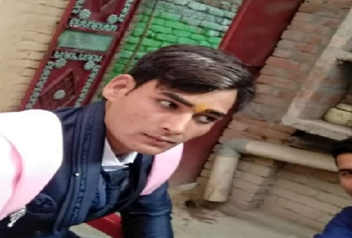 two dies in road accident at aligarh