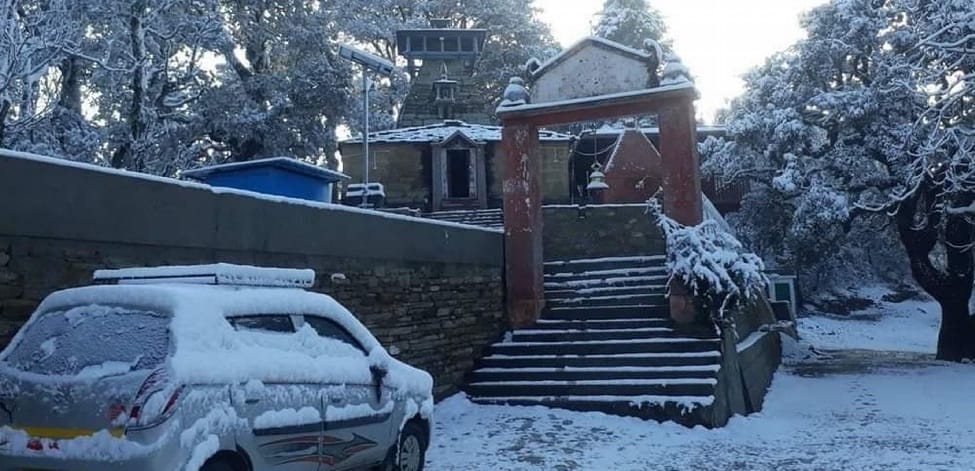 Heavy snow in old Jageshwar