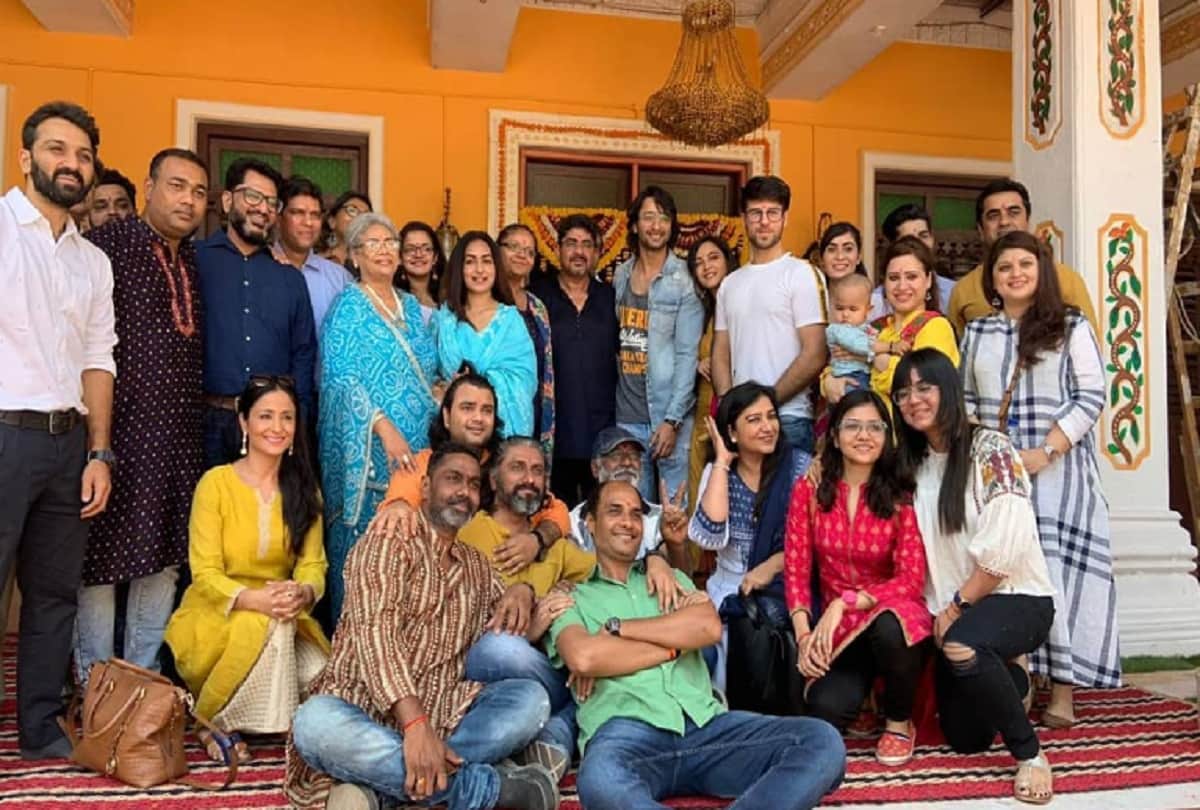 Television actress Shweta Tiwari calls daughter Palak Tiwari debut news baseless