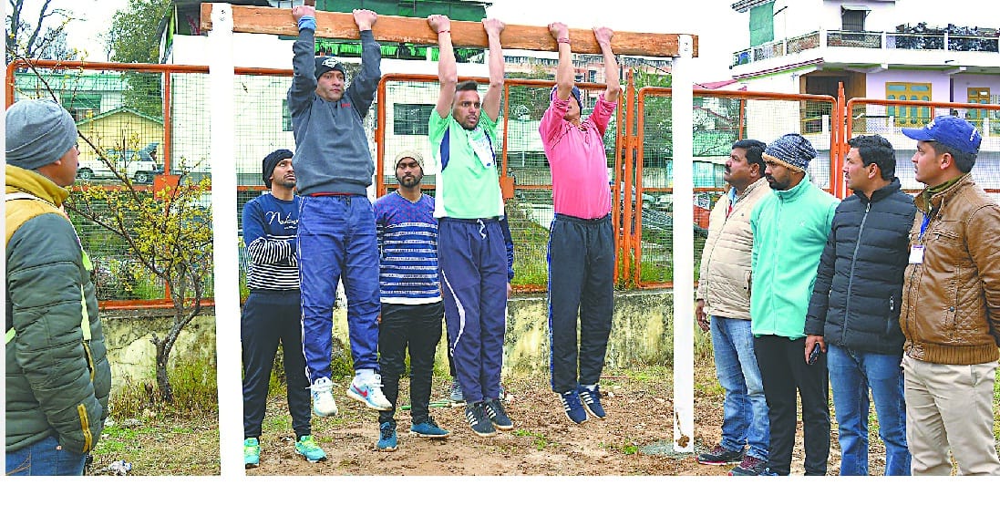 shaareerik dakshata pareeksha mein 211 purush aur 23 mahilaen shaamil theen