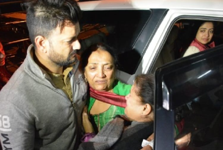 CBI Released Red Corner Notice in Formar CM Virbhadra Singh Naphew Akansh Sen Murder Case