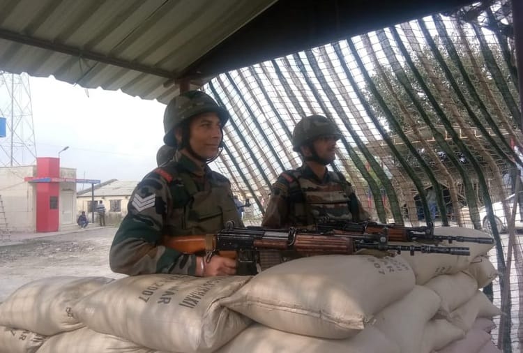 Air Strike in POK, Tension on Indo Pak Border, Flight Cancelled from Amritsar and Pathankot Airport