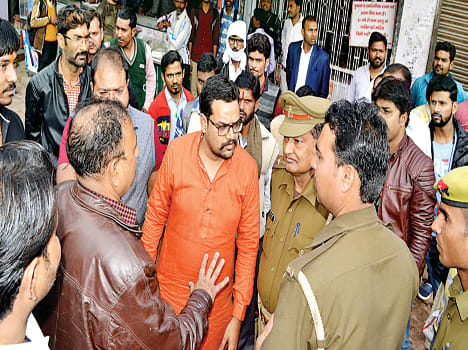 Five youth detained by police