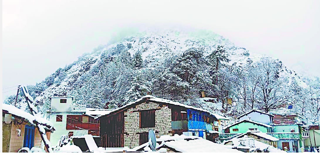Heavy snowfall in Munasari