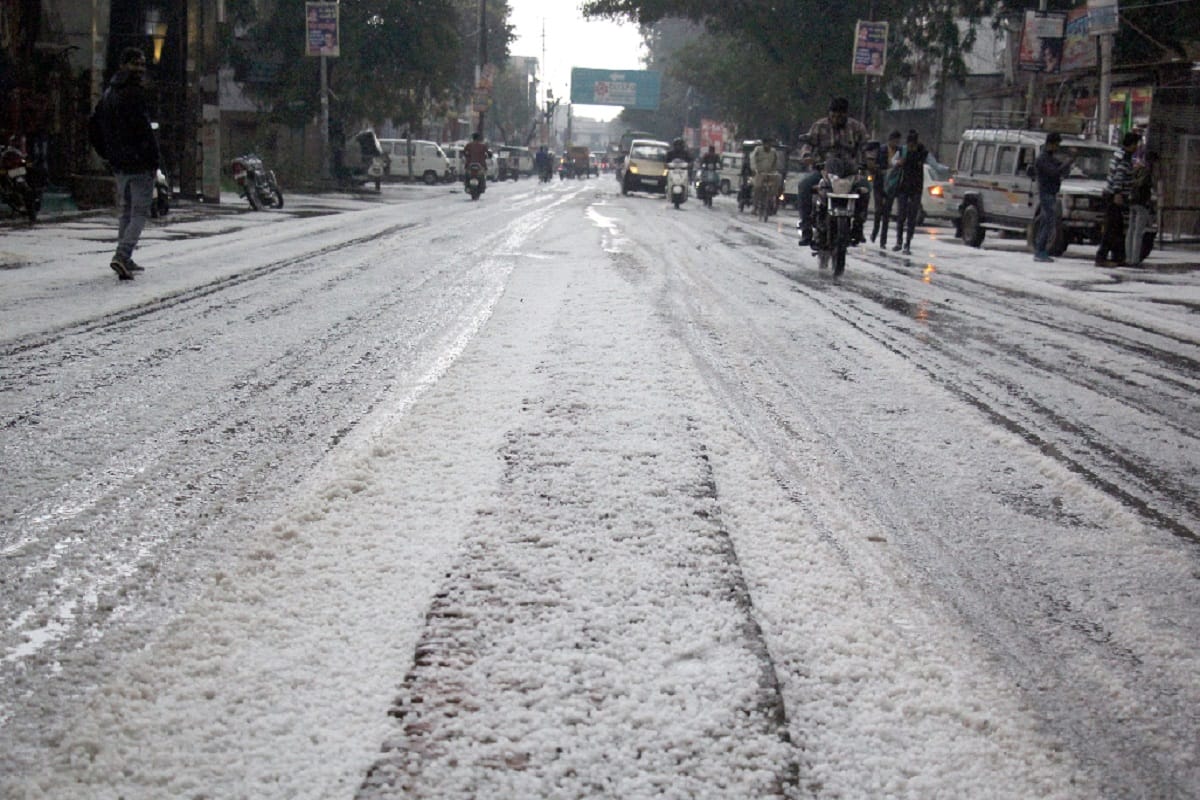 Meerut, Rain and hailstorm in western UP and now the cold may increase