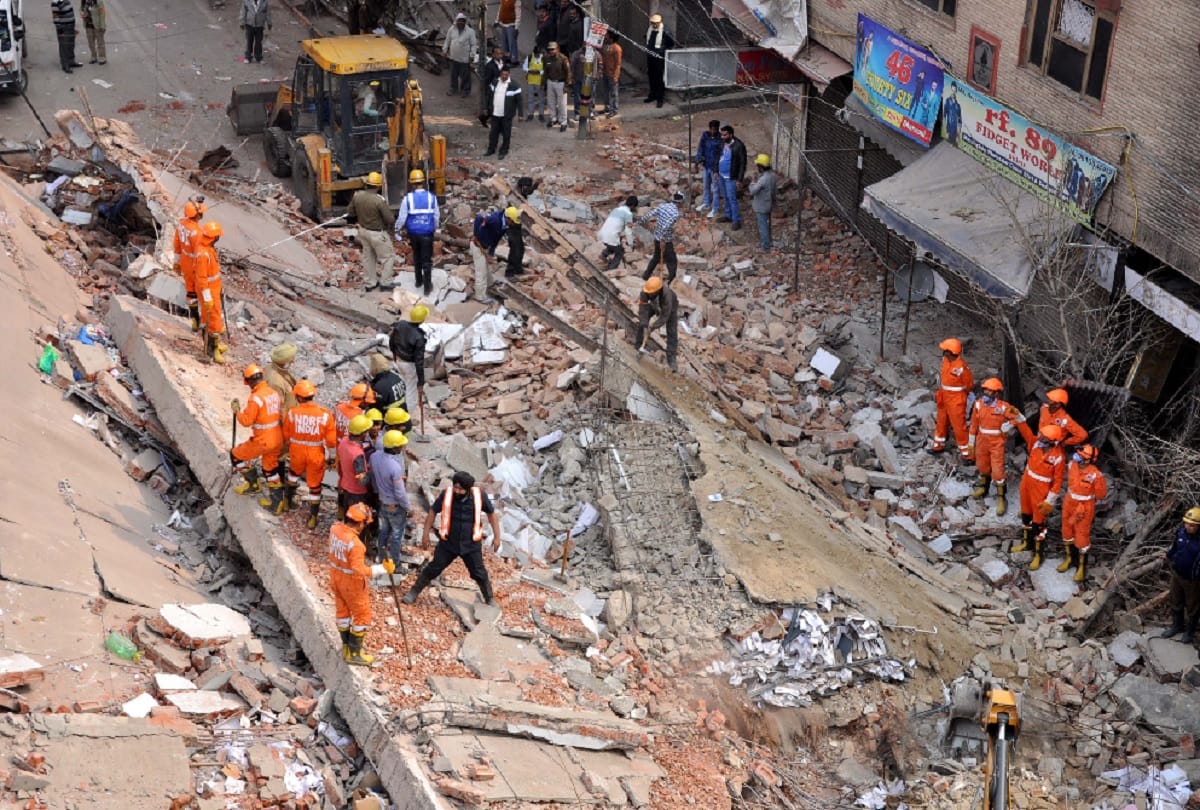 four storey building collapse in delhi karol bagh
