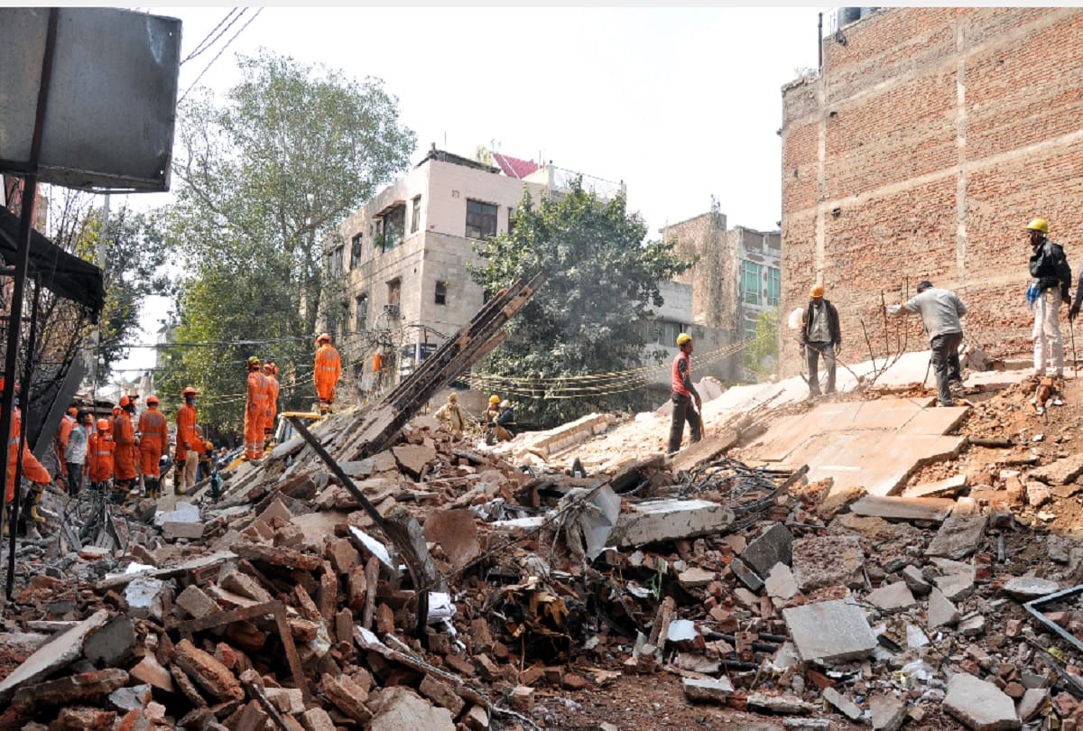 four storey building collapse in delhi karol bagh