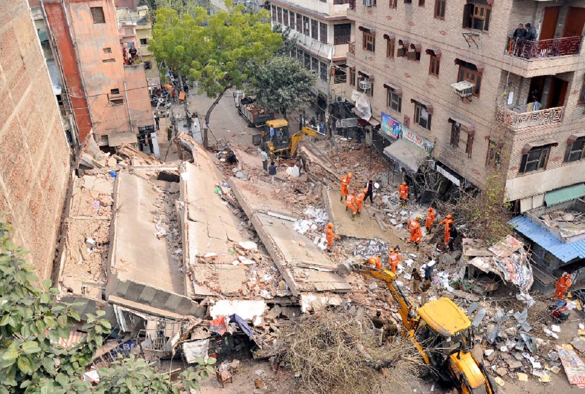 four storey building collapse in delhi karol bagh
