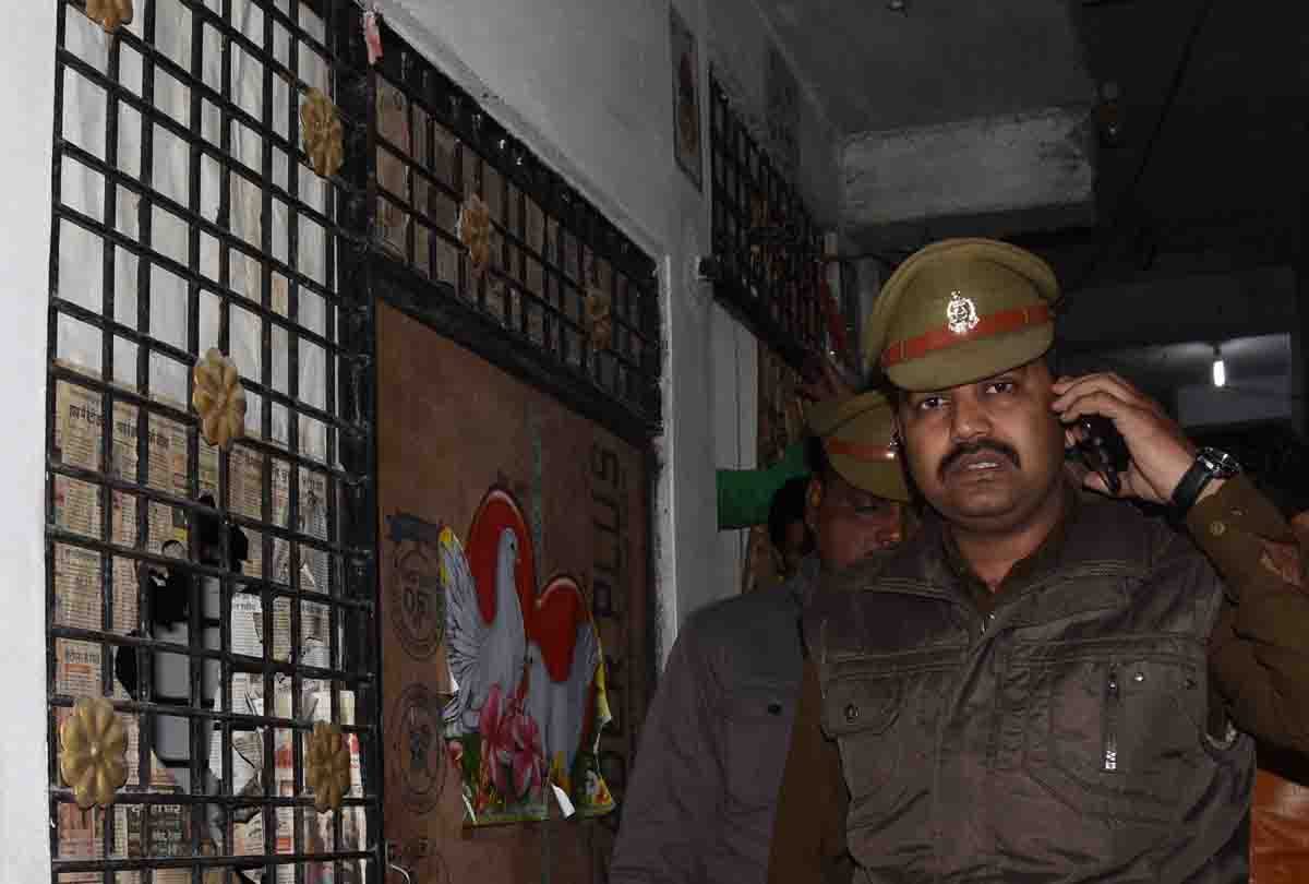 husband kills wife because of extramarital affairs