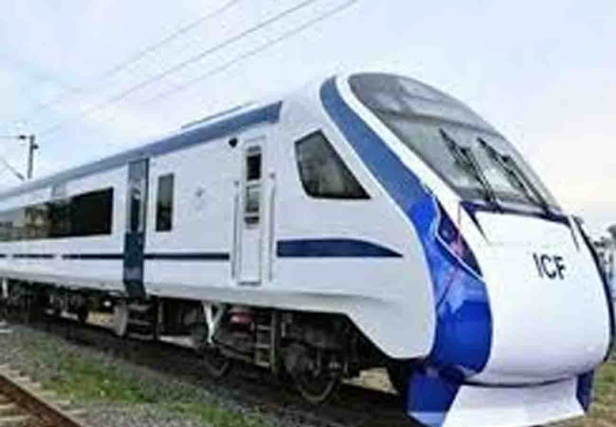 Eight Nilgai bump into Vande Bharat Express Cut and died