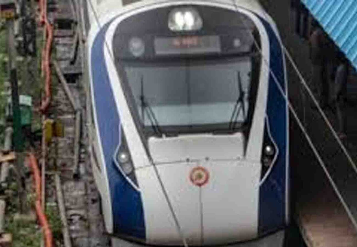 bull bumped into Vande Bharat Express