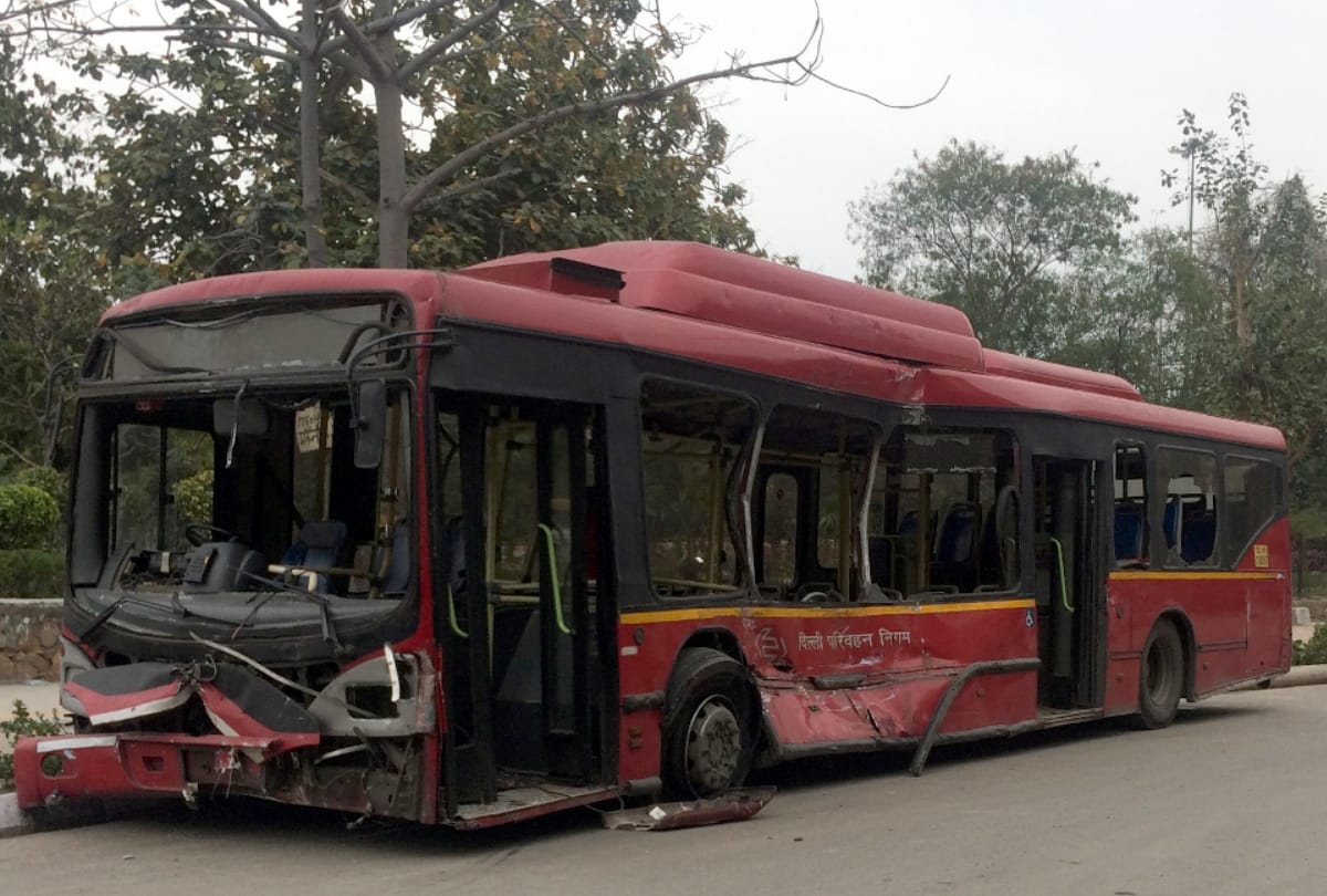 Delhi: Can travel in buses only when the temperature is below 100 degrees Fahrenheit