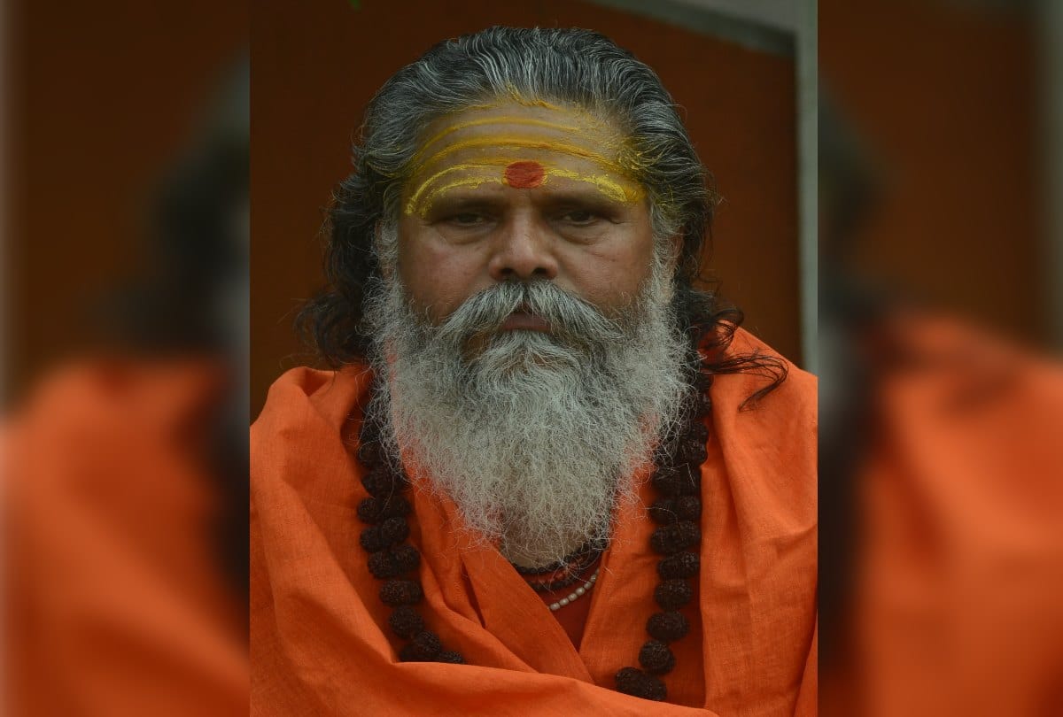 kumbh 2019: Kumbh Mela saints appreciate to modi for Air Surgical Strike