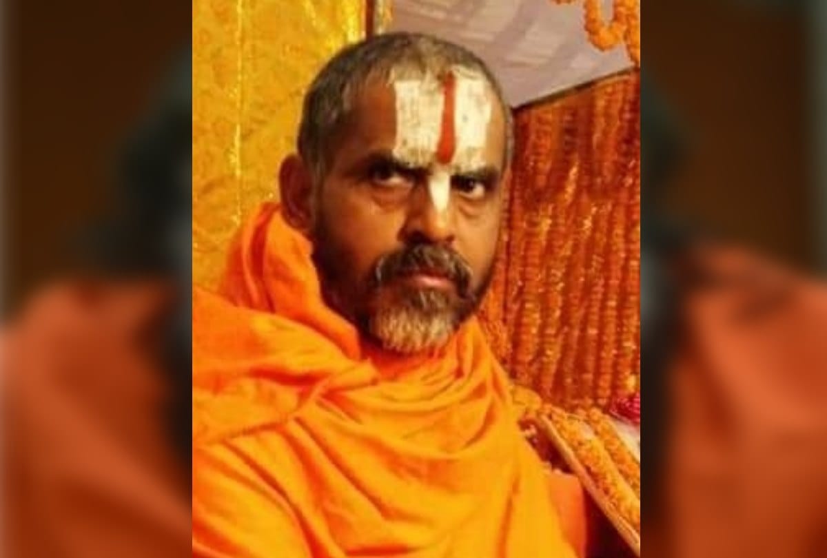 kumbh 2019: Kumbh Mela saints appreciate to modi for Air Surgical Strike