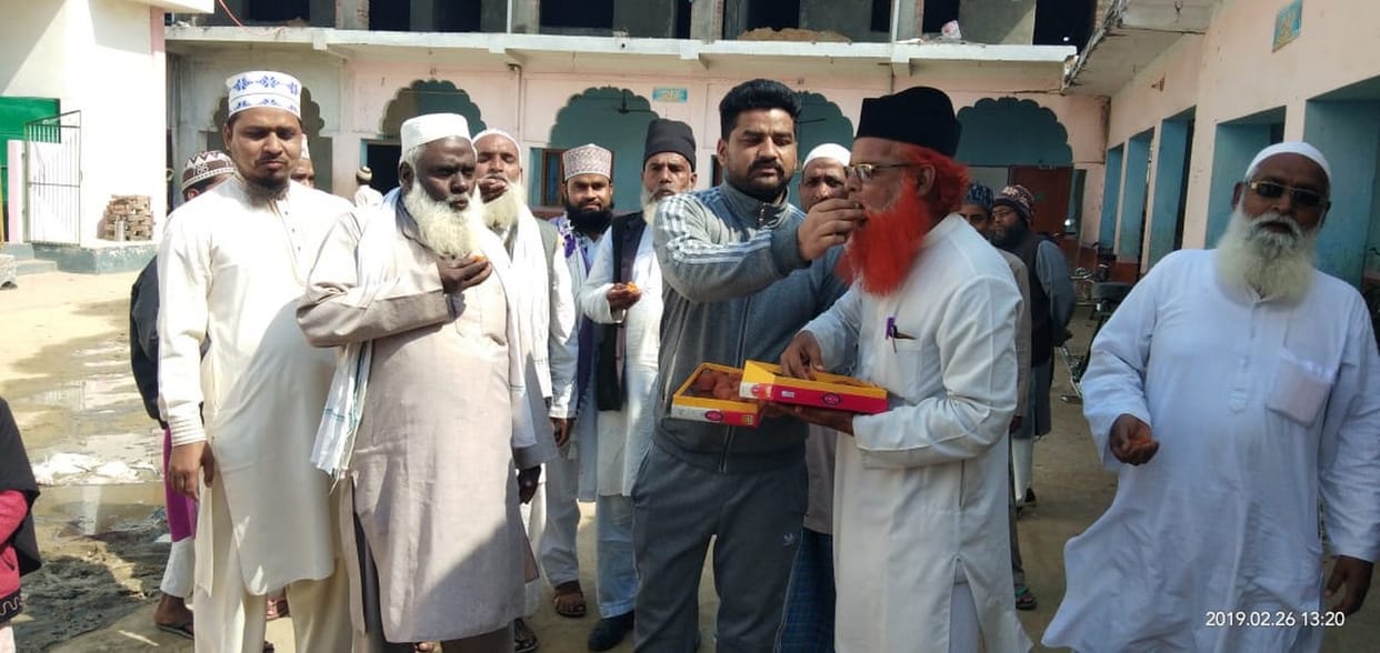 हाथों में तिरंगा और जुबां पर भारत माता की जय