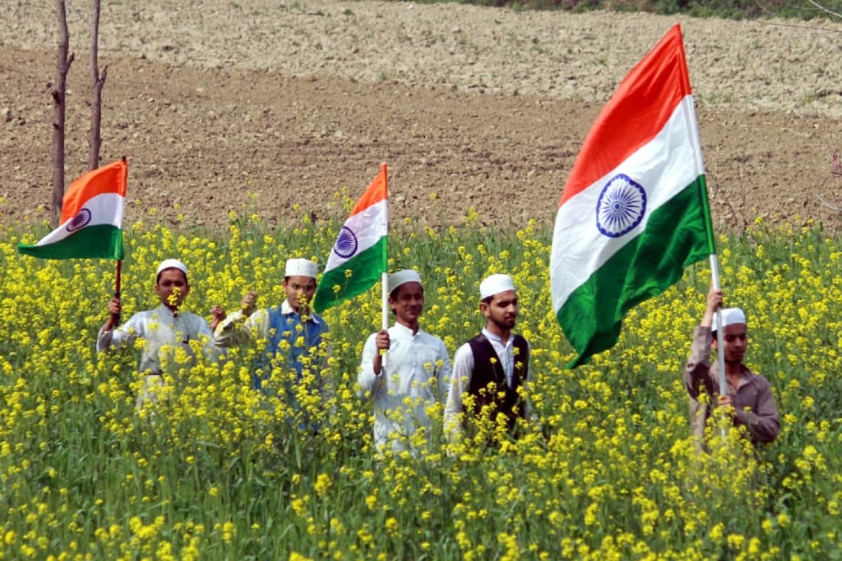 #airstrikeindia salute to Indian air force, pictures from Meerut that show the unity of india