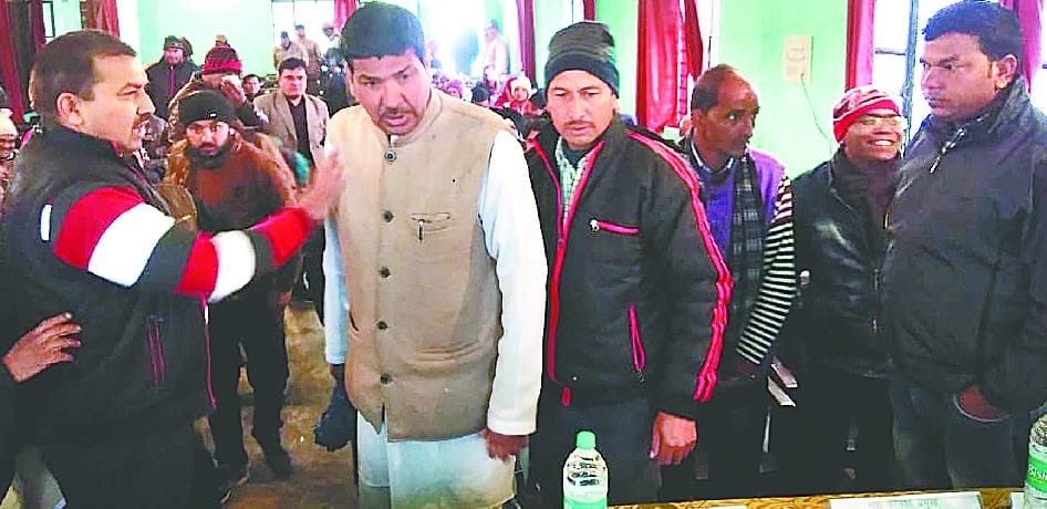 boycotted meeting in Salt