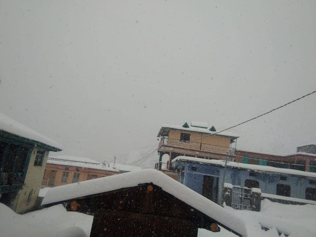 snowfall photos from mussoorie dhanaulti pthoragarh an chardham