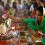 भोलेबाबा को करना है प्रसन्न तो पूजा करते वक्त पहनें ऐसे कपड़े