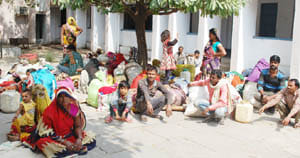 workers of mp in lalitpurr