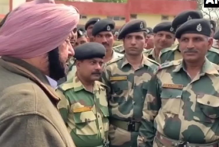 Air Strike in Pok, Punjab CM Captain Amrinder Singh Meeting with BSF Soldiers in Khemkaran