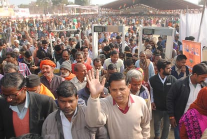 Pratapgarh: CM Yogi emphasizes on farming of Amla, said - Do not leave farming, provide market