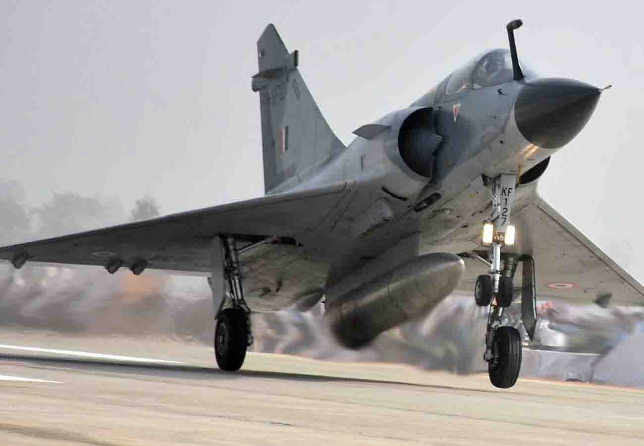 fighter aircraft will land on expressway If needed