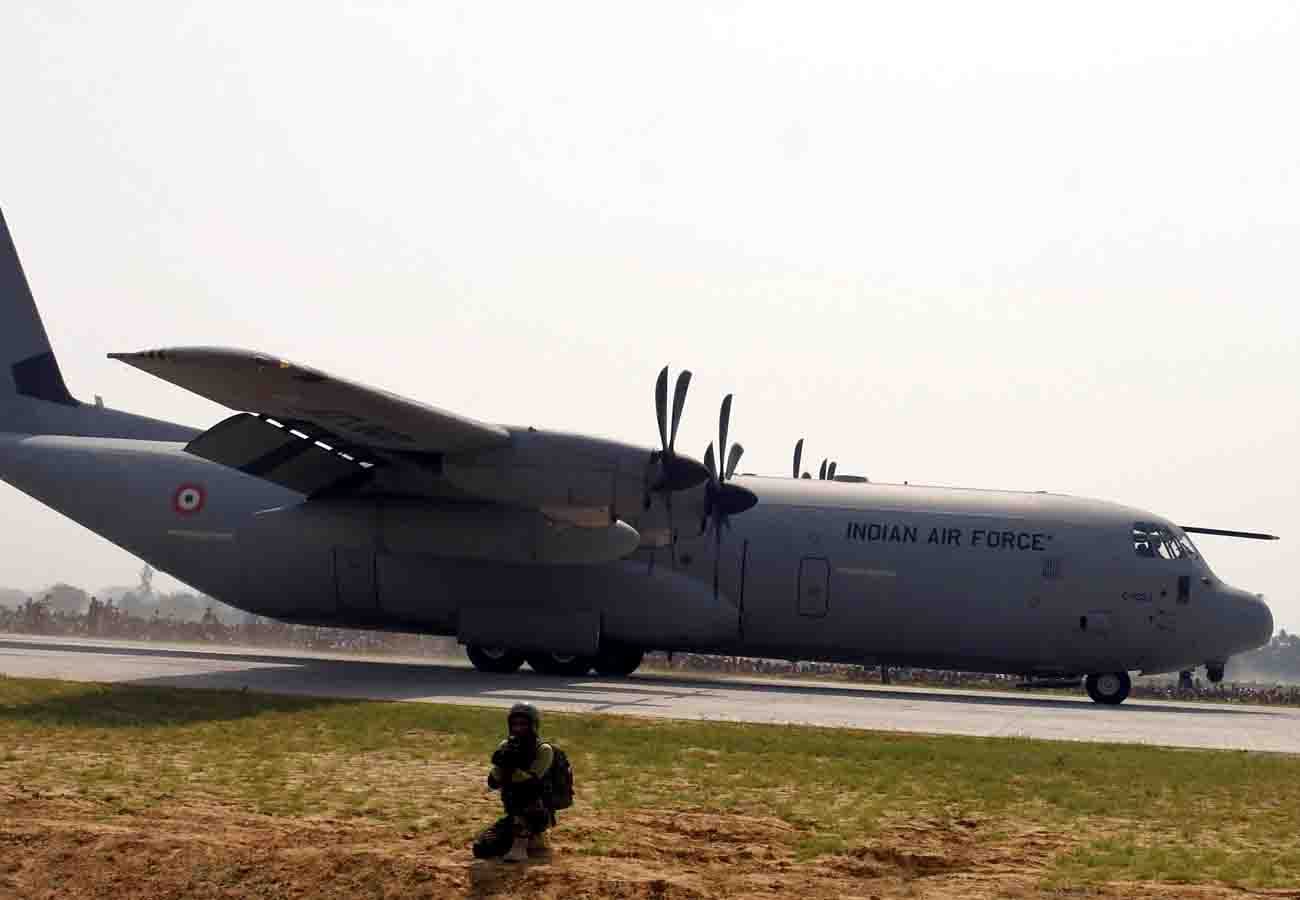 fighter aircraft will land on expressway If needed