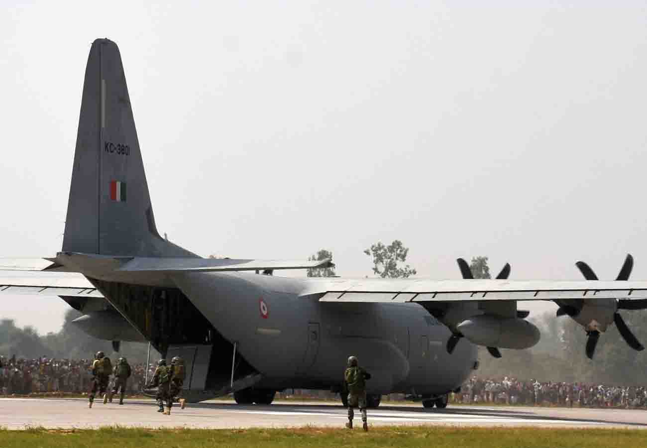 fighter aircraft will land on expressway If needed