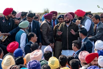 Air Strike in Pok, Punjab CM Captain Amrinder Singh Meeting with BSF Soldiers in Khemkaran