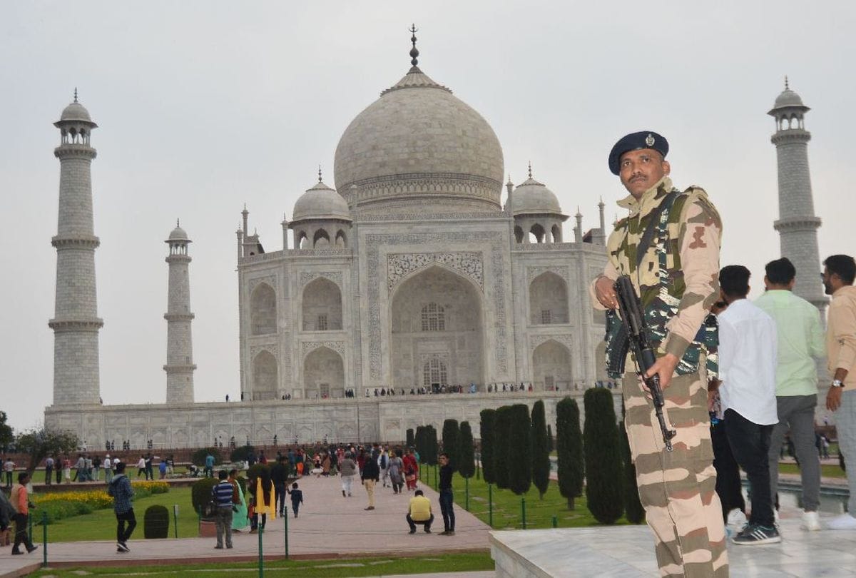 Tourist on Tajmahal Decrease After Violence in Up