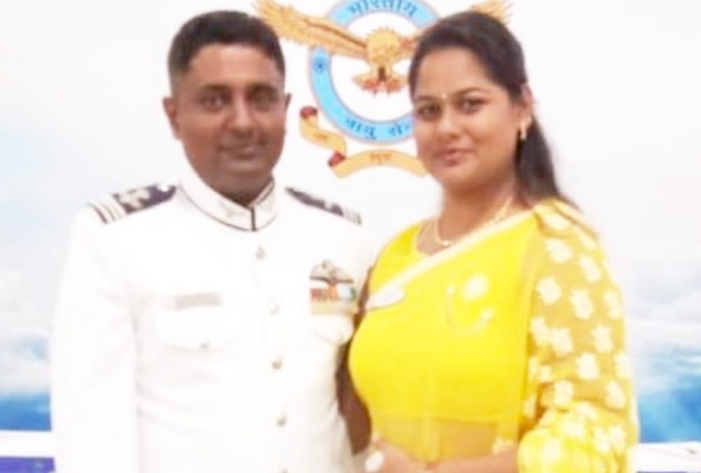 martyred pilot anil mandavgane's wife speaks to media.