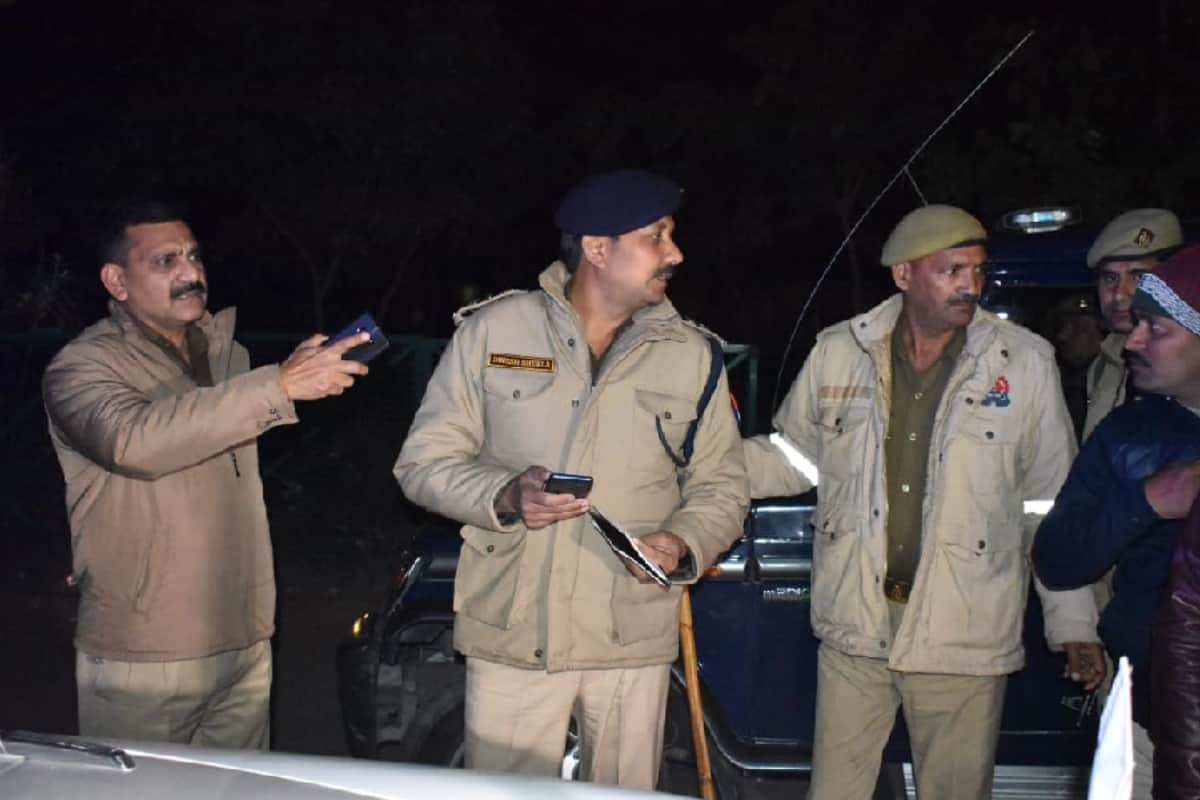 Meerut, wife had attacked her military husband and, death in delhi hospital